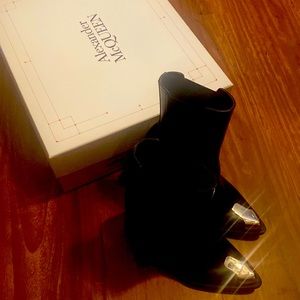 Alexander McQueen bootie size7 never worn